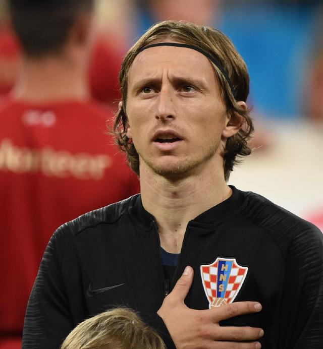 威利·梅斯在其职业生涯中累计获得了 12 座金手套奖，防守与打击同样卓越