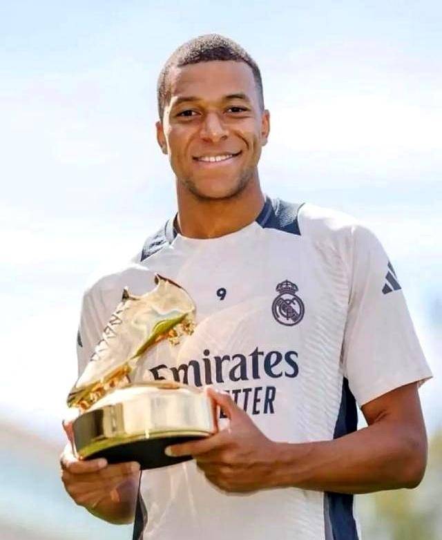 囧叔向裁判施压后染红，罗基：容忍这种行为问题会越来越严重